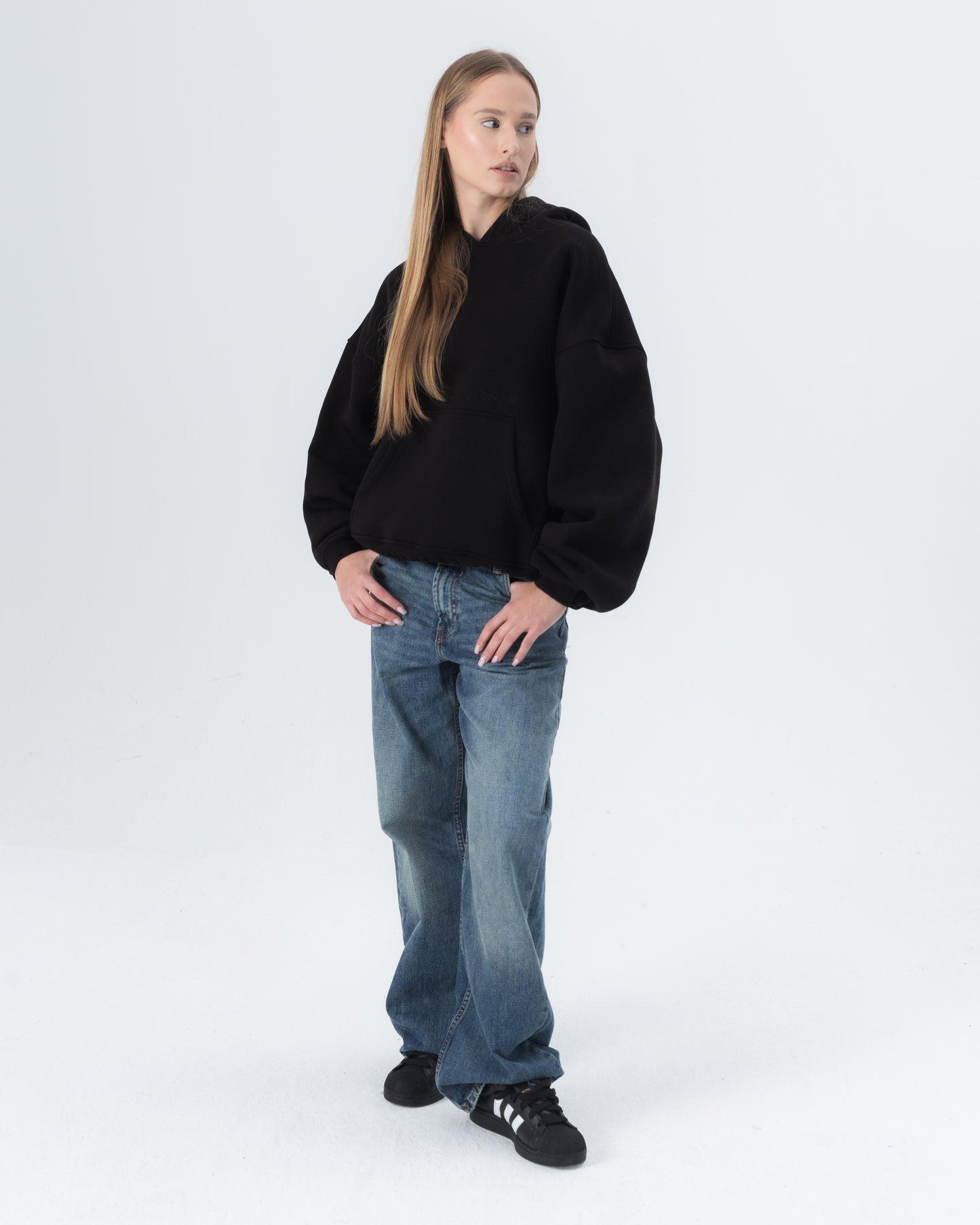 CRYSTALAND ESSENTIAL BLACK HOODIE