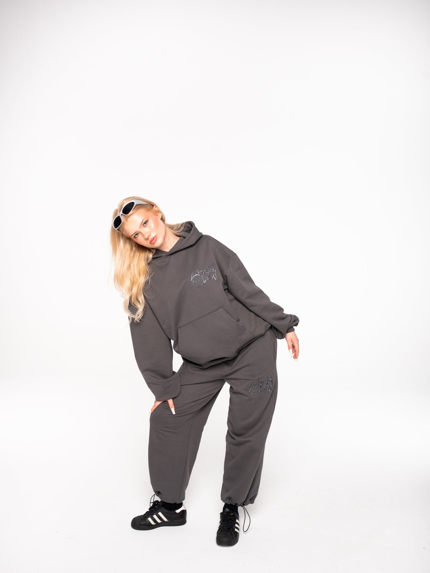 CRYSTALAND BASIC SCHATTEN GRAU HOODIE