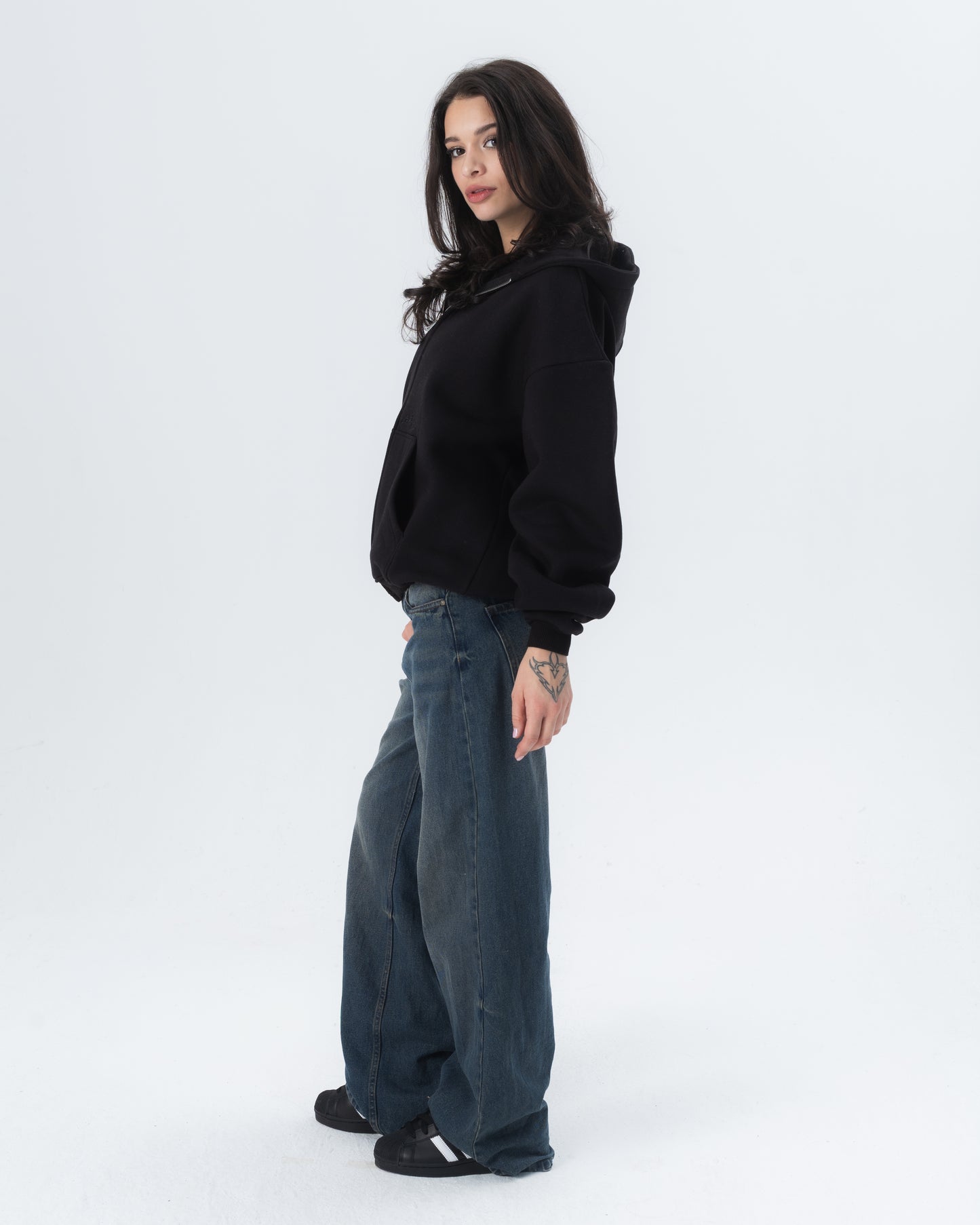 CRYSTALAND ESSENTIAL BLACK ZIP HOODIE