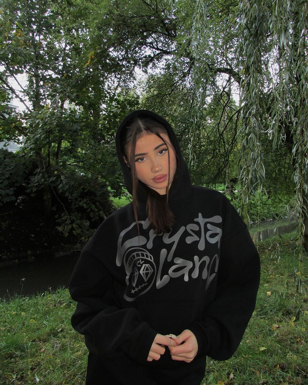 CRYSTALAND BLACK HOODIE